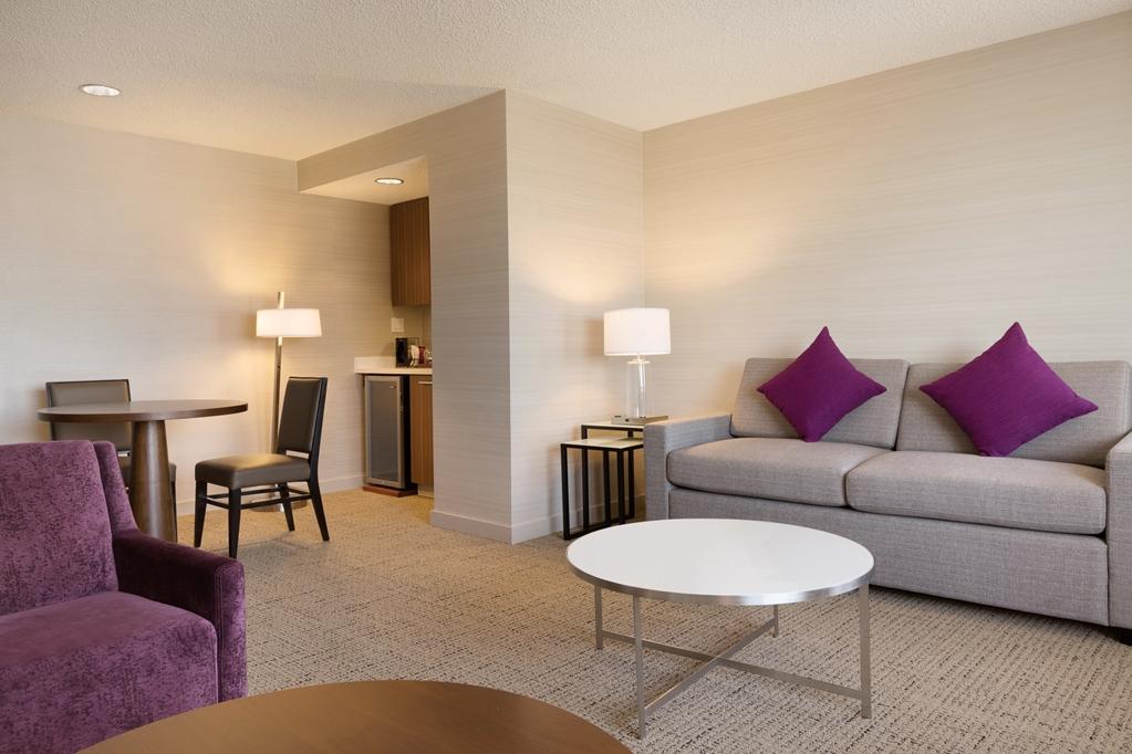 Coast Edmonton Plaza Hotel By Apa Phòng bức ảnh