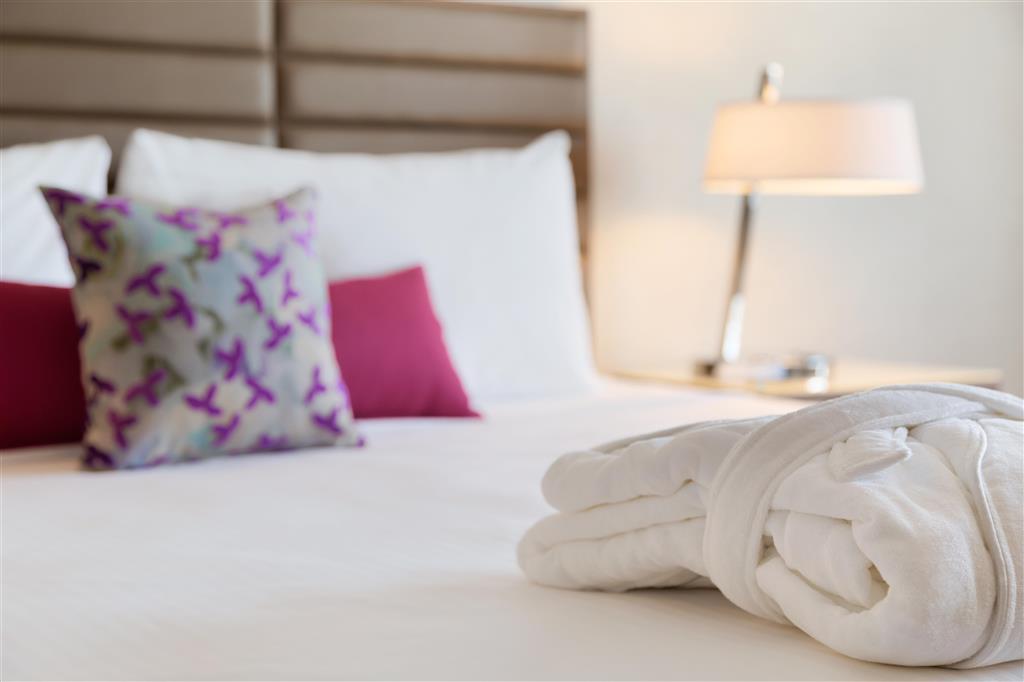 Coast Edmonton Plaza Hotel By Apa Phòng bức ảnh