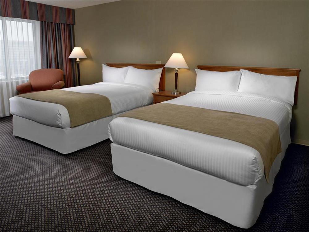 Coast Edmonton Plaza Hotel By Apa Phòng bức ảnh