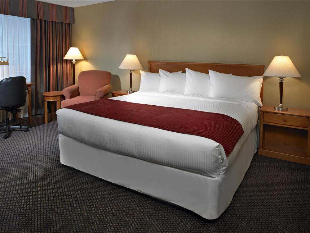 Coast Edmonton Plaza Hotel By Apa Phòng bức ảnh