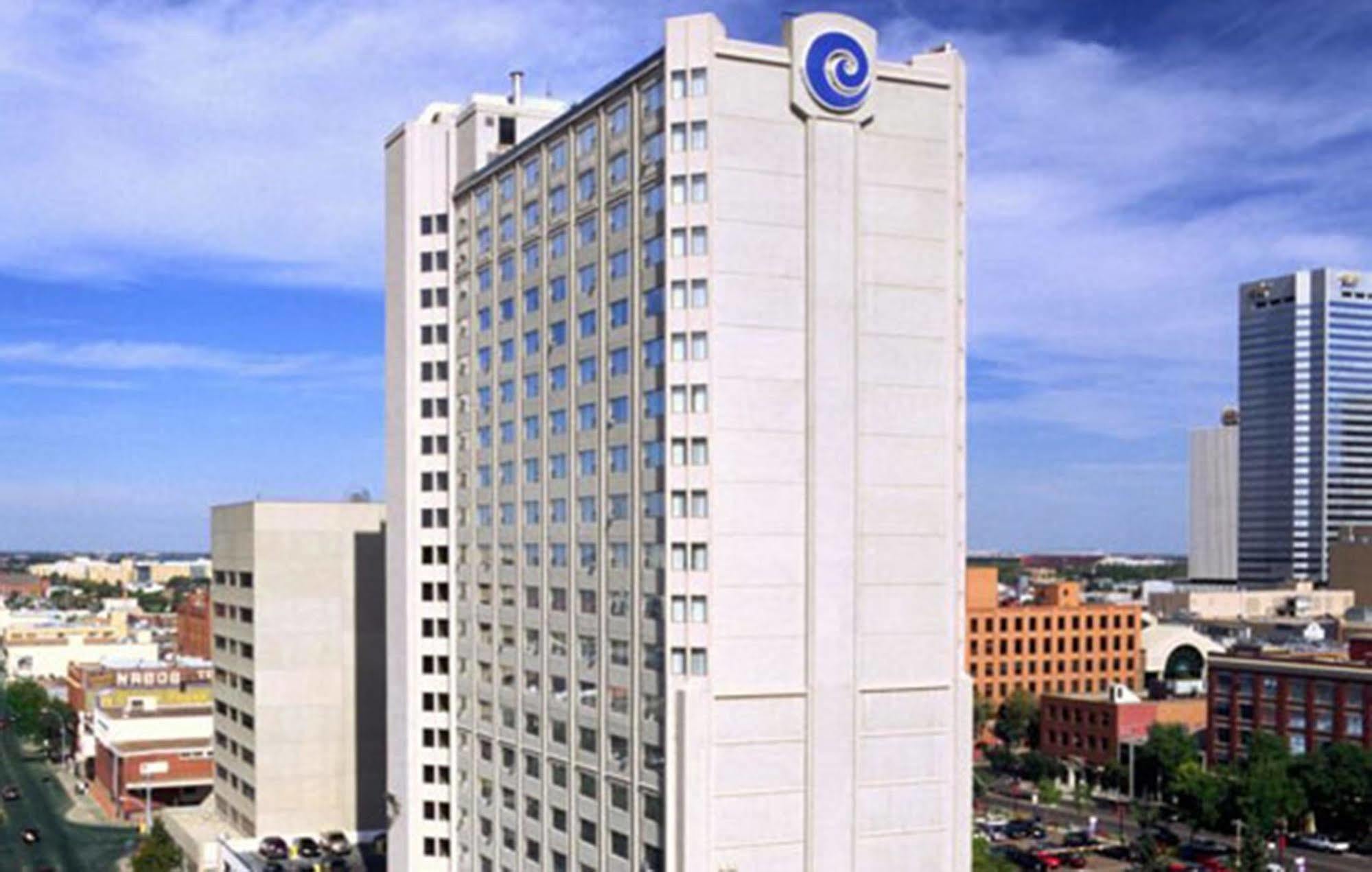 Coast Edmonton Plaza Hotel By Apa Ngoại thất bức ảnh